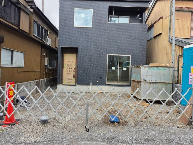 「駐車3台可」高知市百石町11　新築一戸建ての前面道路含む現地写真|閑静な住宅街に位置し、落ち着いた住環境です。