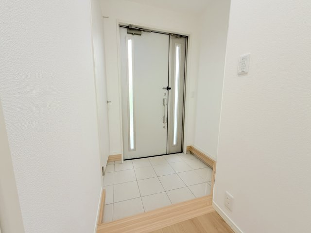 三苫2丁目戸建ての玄関