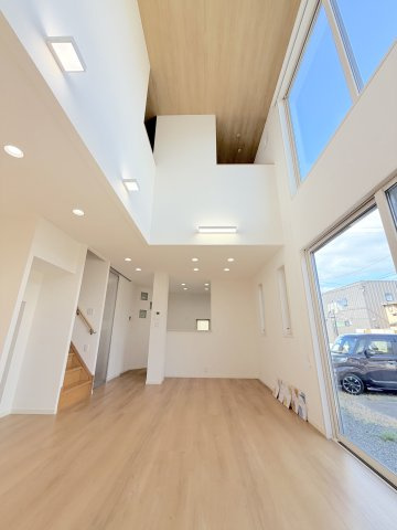 三苫2丁目戸建ての居間・リビング
