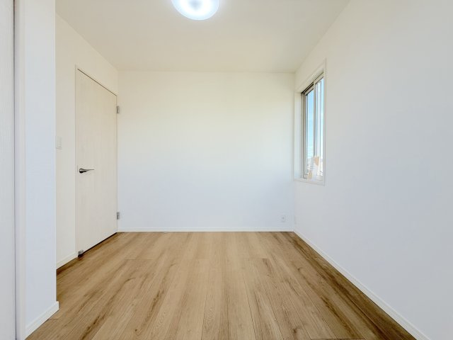 三苫2丁目戸建ての洋室