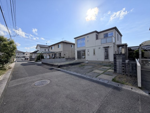 三苫2丁目戸建ての前面道路含む現地写真
