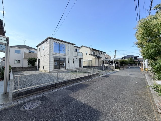 三苫2丁目戸建ての前面道路含む現地写真