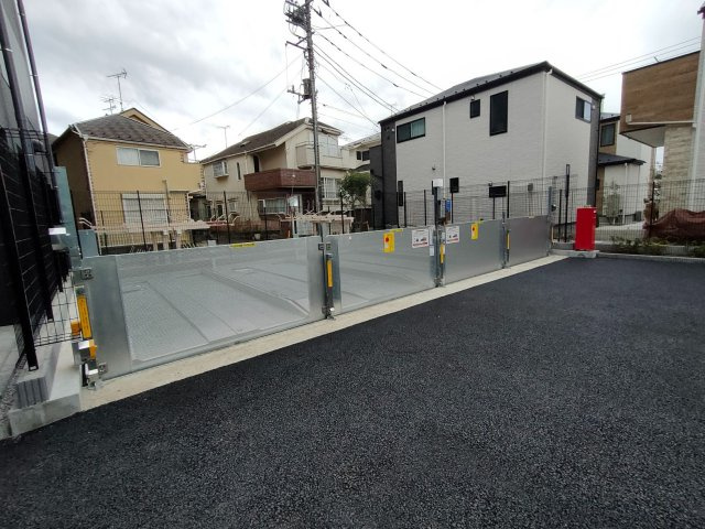KDXレジデンス西調布 の駐車場