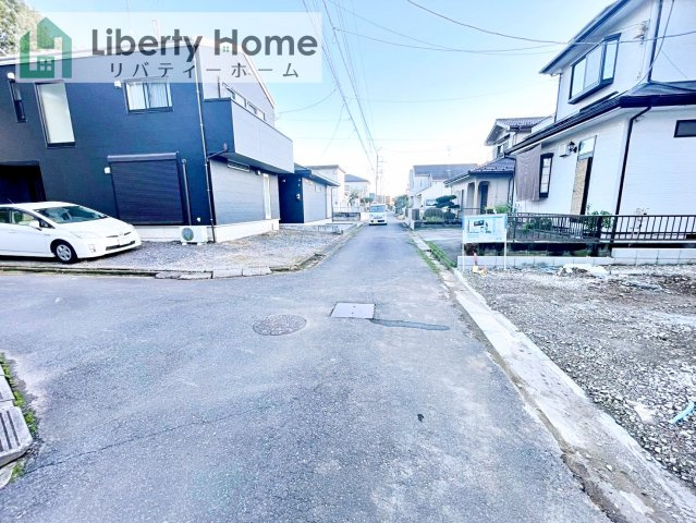 つくばみらい市伊奈東第12　新築戸建の前面道路含む現地写真