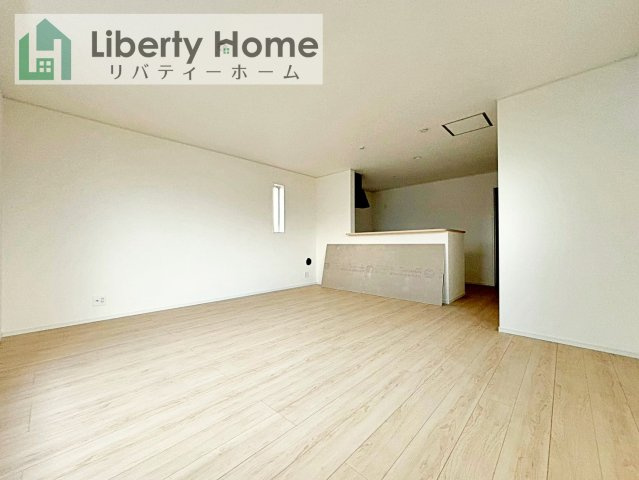 守谷市本町第12　新築戸建　2号棟の居間・リビング