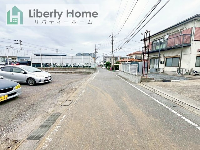 守谷市本町第12　新築戸建　2号棟の前面道路含む現地写真