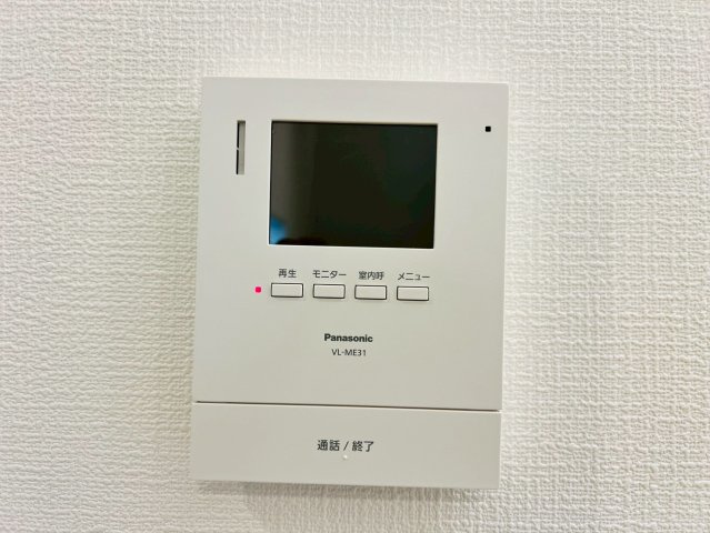 【防犯設備】 | 板橋区東新町２丁目　中古戸建て | 来訪者を映像で確認できるTVモニター付きインターホンで安心