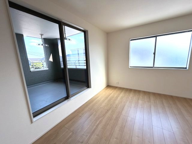 リーブルガーデンS第12富士見町時沢　2号棟の洋室|2階洋室➀です