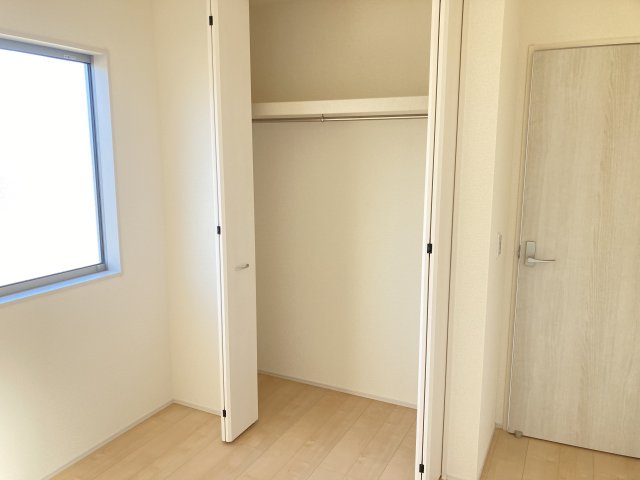 リーブルガーデンS第12富士見町時沢　2号棟の収納|2階洋室②収納です
