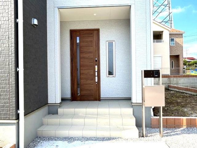 リーブルガーデンS第12富士見町時沢　2号棟の玄関|毎日通る玄関はこちらです