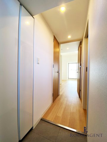 プログレッソ八田の玄関