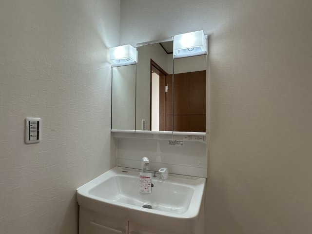 神戸市西区玉津町今津戸建の独立洗面台