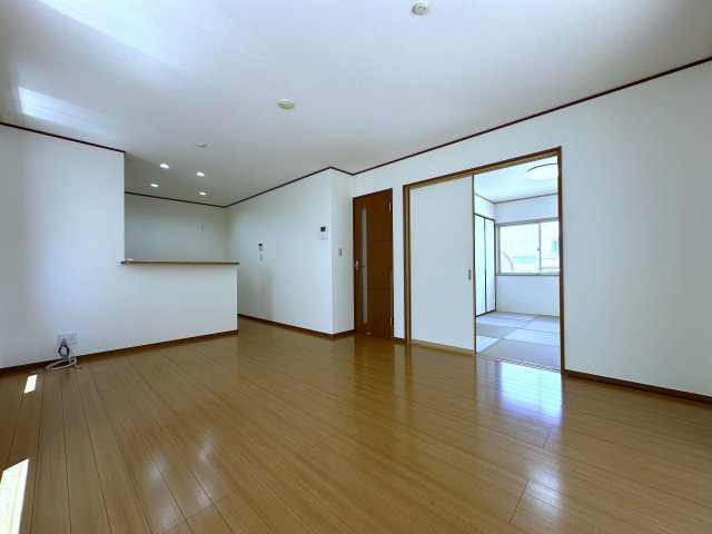 神戸市西区玉津町今津戸建の居間・リビング
