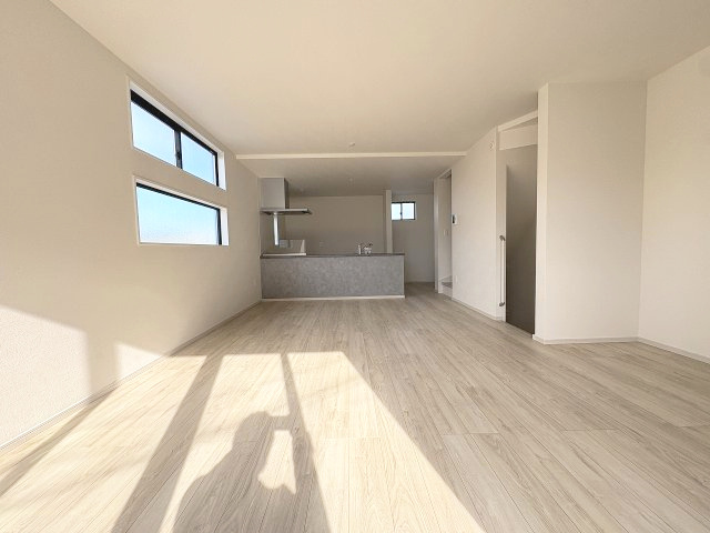 【居間・リビング】 | 福岡市博多区南本町1丁目1期　1号棟（全2棟）【仲介手数料無料・0円】 | 施工例。施工例は完成時と異なる場合があります。