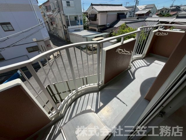 寝屋川市中神田町の賃貸マンションのバルコニー