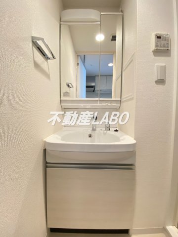 アドバンス大阪ソルテの洗面所