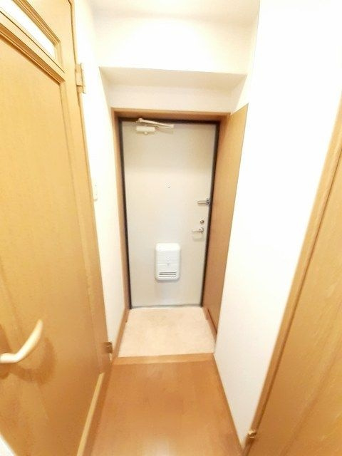 シャルマン原の玄関