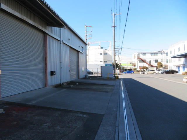 草加市青柳２丁目の倉庫