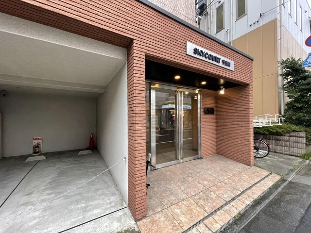 スカイコート千鳥町のエントランス