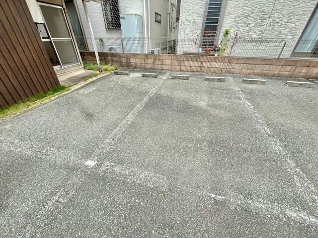 メゾン吉田の駐車場