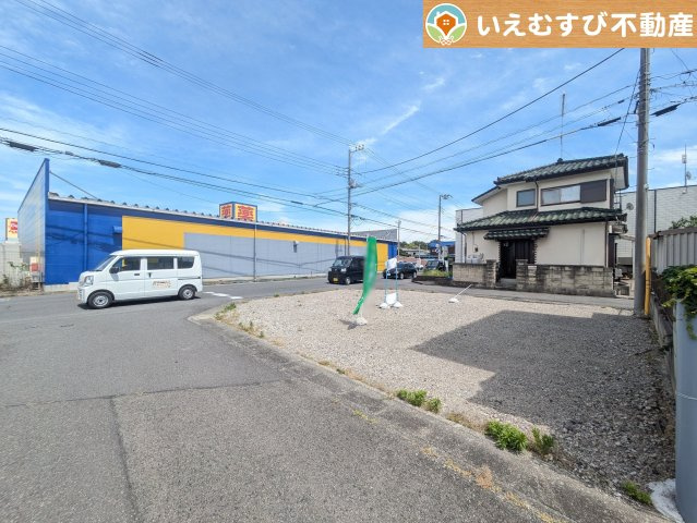 熊谷市広瀬　売地の前面道路含む現地写真