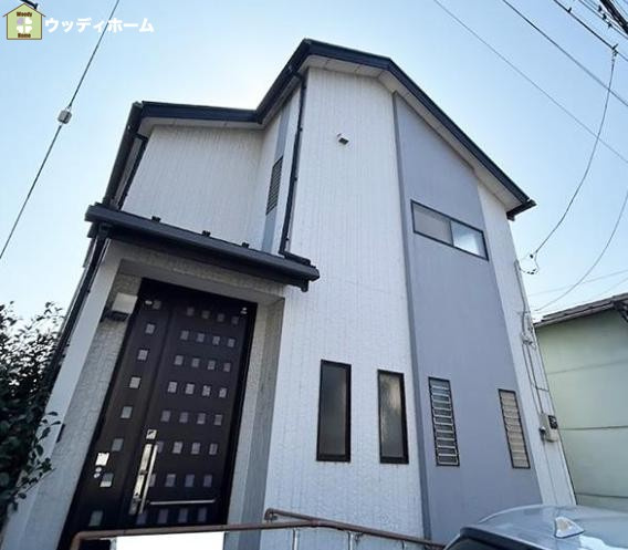 草加市両新田西町　中古一戸建ての外観