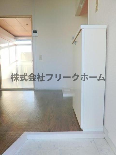 三鷹市牟礼５丁目のアパートの玄関