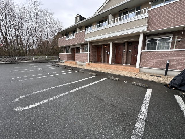 アンソレイエ飾磨　Ⅱ番館の駐車場