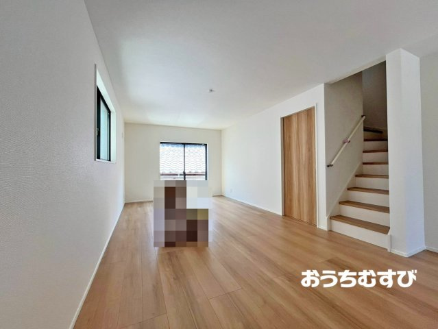 名古屋市名東区神里290②(全2棟)の居間・リビング