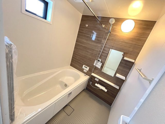 【内装】 | 福岡市西区小戸3丁目7期　1号棟（全3棟）【仲介手数料無料・0円】 | 施工例。浴室です。施工例は完成時と異なる場合があります。