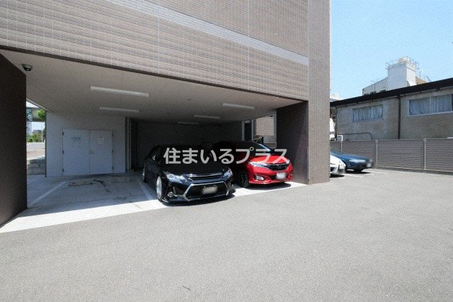 LaDouceur都島高倉町の駐車場
