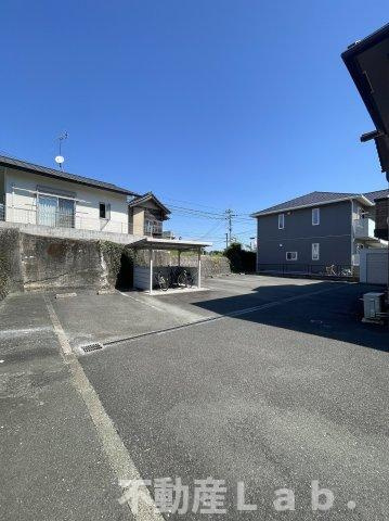 ウィルモア松橋の駐車場
