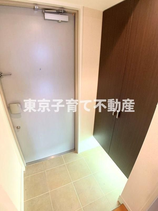 ベルファース本郷弓町の玄関