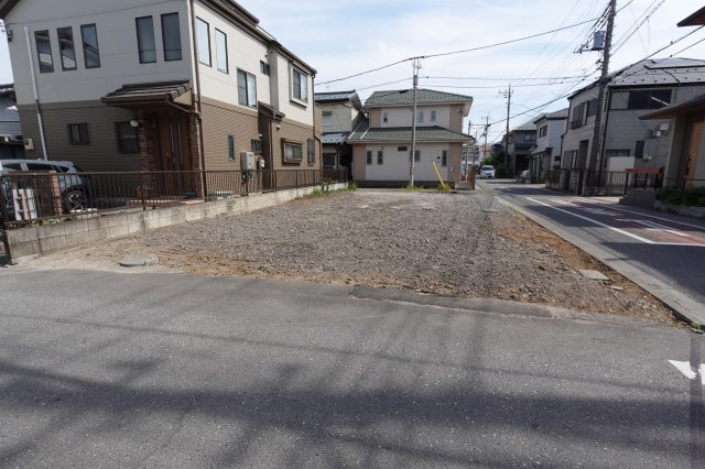 川越市月吉町　売地の前面道路含む現地写真