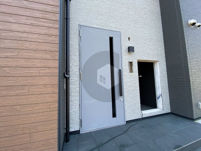 badge放出eastのエントランス