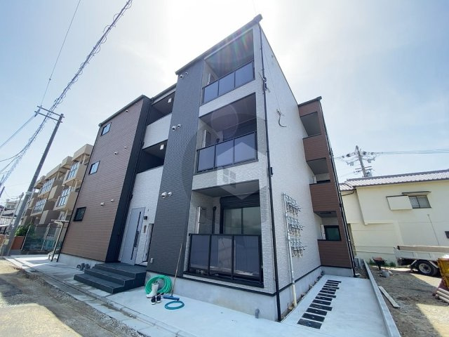 badge放出eastの外観