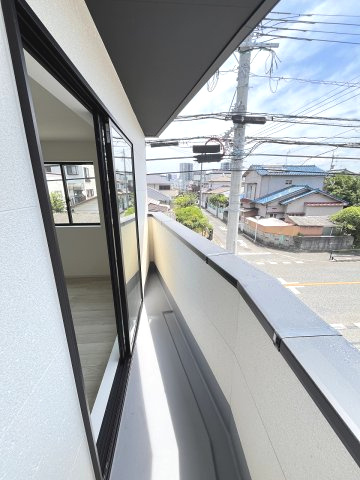 【バルコニー】 | 福岡市西区小戸3丁目7期　3号棟（全3棟）【仲介手数料無料・0円】 | 施工例。施工例は完成時と異なる場合があります。