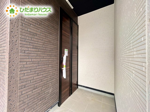 上尾市平方3期　新築戸建　グラファーレ04の玄関