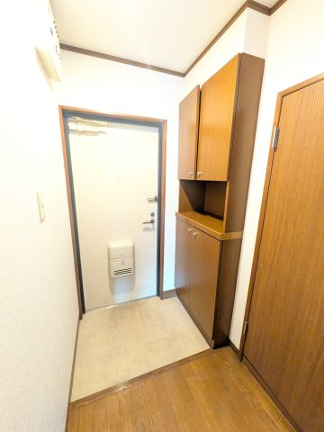 レーベンシュロス生田の玄関