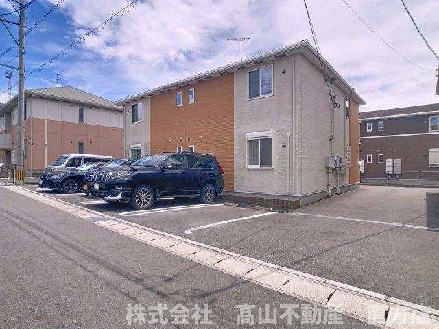 北九州市八幡西区茶屋の原２丁目のアパートの駐車場