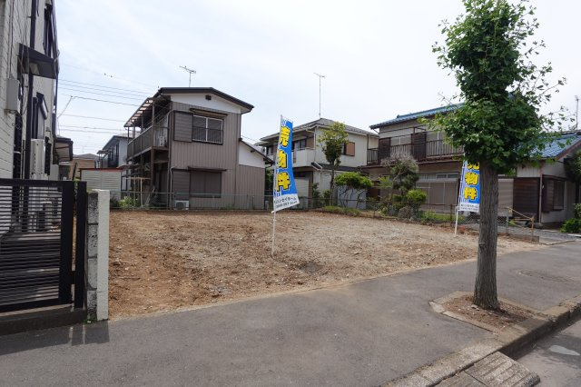川越市霞ヶ関北　売地の前面道路含む現地写真