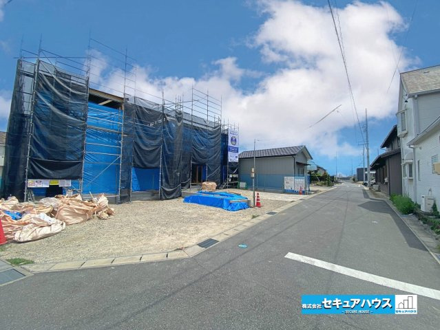 【同施工物件ご案内可】東浦町大字緒川字天白　全3棟の前面道路含む現地写真|事前予約にて現地ご見学いただけます！お気軽にお問い合わせください♪
■株式会社　セキュアハウス■
住宅ローンに強く、知識、経験豊富なスタッフ在籍
お客様に寄り添い、ご成約後もサポート致します。