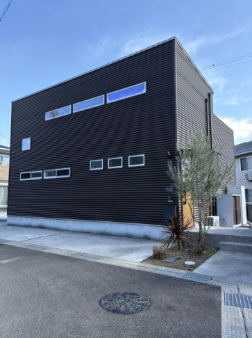 【プライベート中庭のある邸宅】高知市神田　中古一戸建て