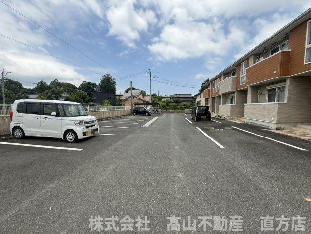 北九州市八幡西区楠橋下方１丁目のアパートの駐車場