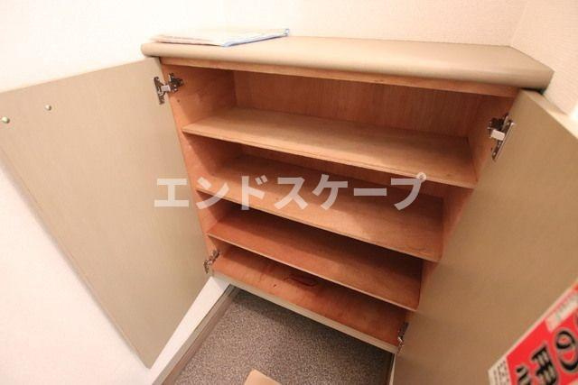 メゾン・エクセランの玄関|高崎、前橋のお部屋探しはエンドスケープまで！お客様の理想お聞かせ下さい♪