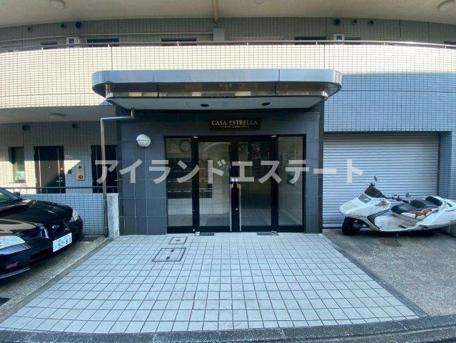 カーサエステレーヤ　南東向き　TVドアフォン　バイク相談のエントランス
