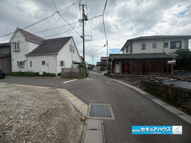 【同施工物件ご案内可】東浦町大字緒川字天白　全3棟の前面道路含む現地写真|事前予約にて現地ご見学いただけます！お気軽にお問い合わせください♪
■株式会社　セキュアハウス■
住宅ローンに強く、知識、経験豊富なスタッフ在籍
お客様に寄り添い、ご成約後もサポート致します。