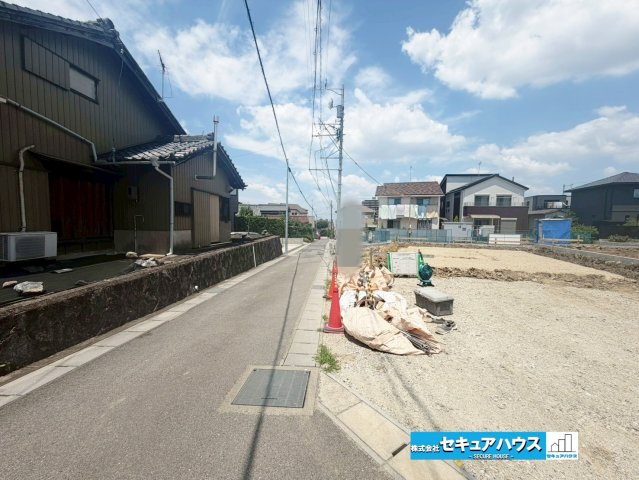 【同施工物件ご案内可】東浦町大字緒川字天白　全3棟の前面道路含む現地写真|事前予約にて現地ご見学いただけます！お気軽にお問い合わせください♪
■株式会社　セキュアハウス■
住宅ローンに強く、知識、経験豊富なスタッフ在籍
お客様に寄り添い、ご成約後もサポート致します。