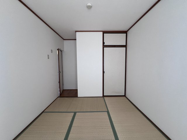 タウンハウス今寺2の和室