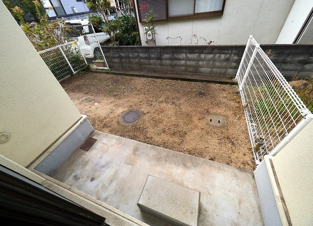タウンハウス今寺2の庭|西面専用庭